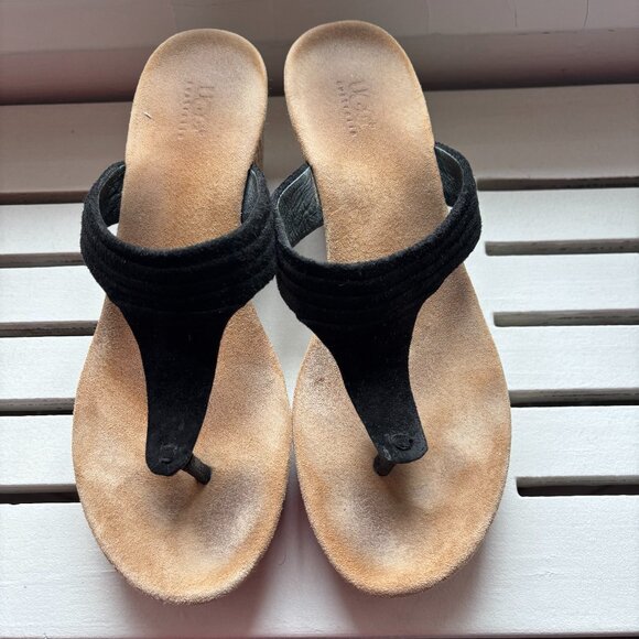 Ugg Black Suede Platform sandal slides - Picture 1 of 7
